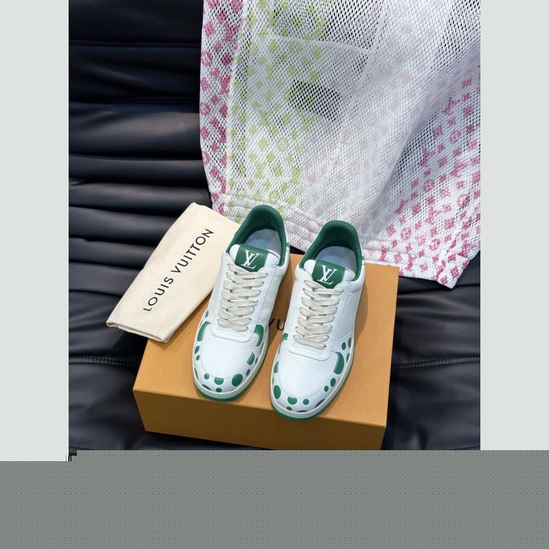 l**is V*t*n sneakers